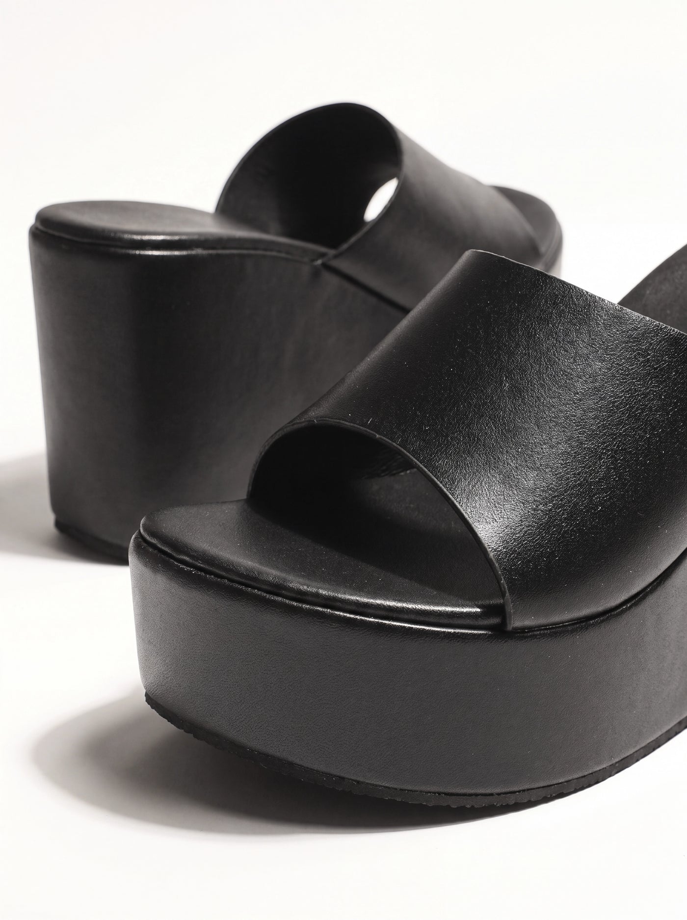 Black Wedges