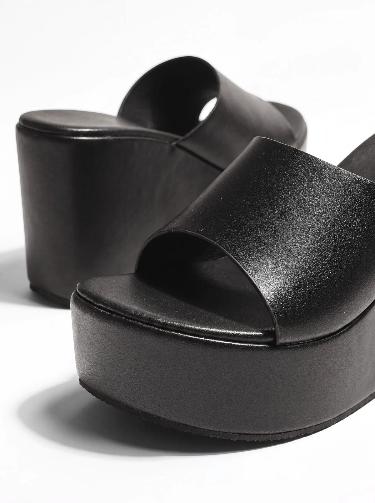 Black Wedges